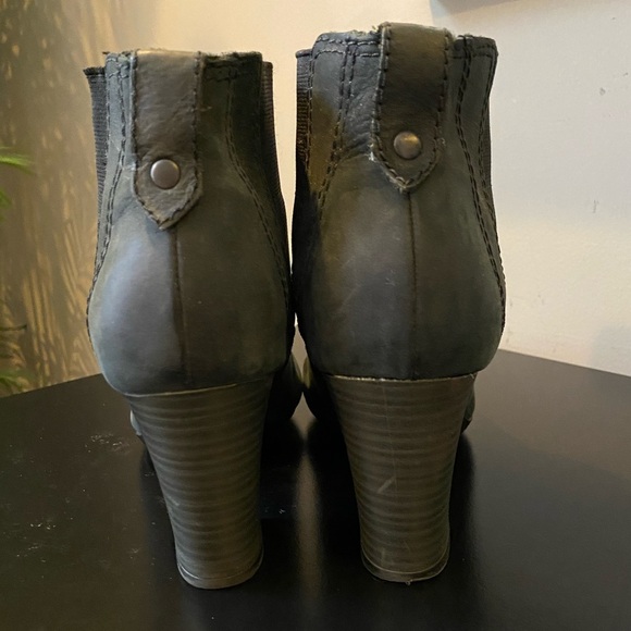 Clarks ankle boots - Picture 4 of 6